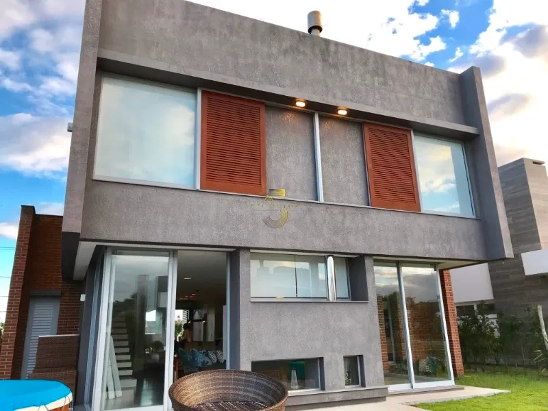 Malibu - Sobrado Beira Lago com belo deck: 11ª foto da galeria de imagens do imóvel