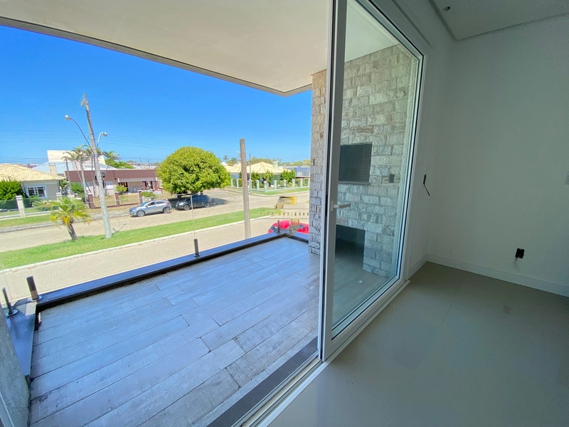 3 DORMITÓRIOS A 300 METROS DO MAR: 4ª foto da galeria de imagens do imóvel