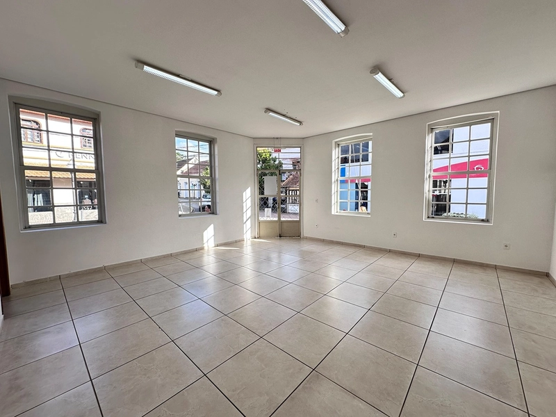 🏠 ALUGA SALA COMERCIAL NO CENTRO - Vorlene Negócios Imobiliários: 3ª foto da galeria de imagens do imóvel