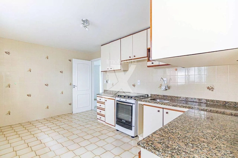 CASA EM CURITIBA À VENDA -  Vorlene Negócios Imobiliários: 6ª foto da galeria de imagens do imóvel