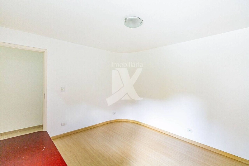 CASA EM CURITIBA À VENDA -  Vorlene Negócios Imobiliários: 4ª foto da galeria de imagens do imóvel