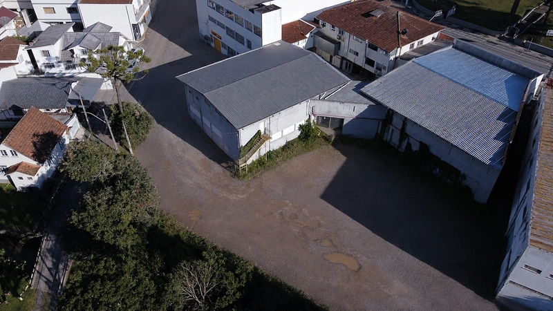 ALUGO AMPLA SALA COMERCIAL NO CENTRO DE SÃO BENTO DO SUL: 19ª foto da galeria de imagens do imóvel