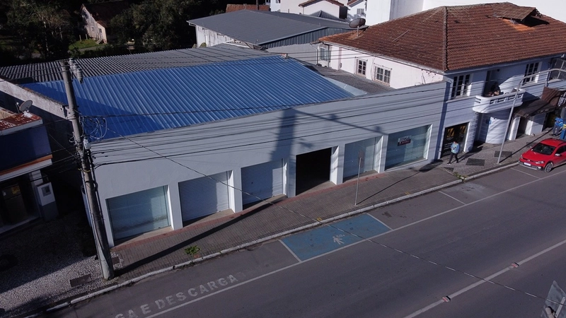 ALUGO AMPLA SALA COMERCIAL NO CENTRO DE SÃO BENTO DO SUL: 3ª foto da galeria de imagens do imóvel