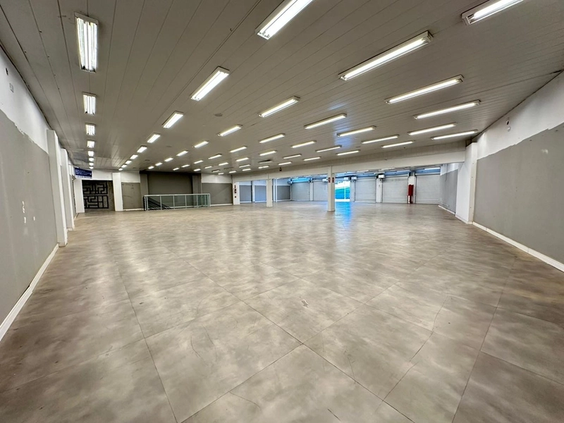 ALUGO AMPLA SALA COMERCIAL NO CENTRO DE SÃO BENTO DO SUL: 6ª foto da galeria de imagens do imóvel