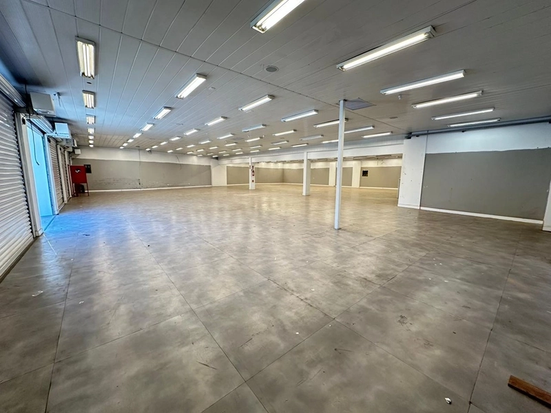 ALUGO AMPLA SALA COMERCIAL NO CENTRO DE SÃO BENTO DO SUL: 9ª foto da galeria de imagens do imóvel