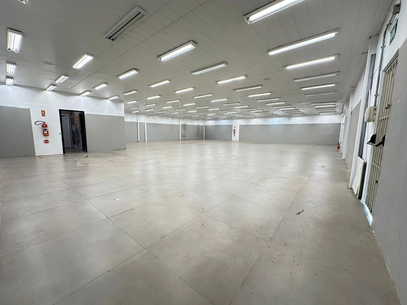 ALUGO AMPLA SALA COMERCIAL NO CENTRO DE SÃO BENTO DO SUL: 5ª foto da galeria de imagens do imóvel