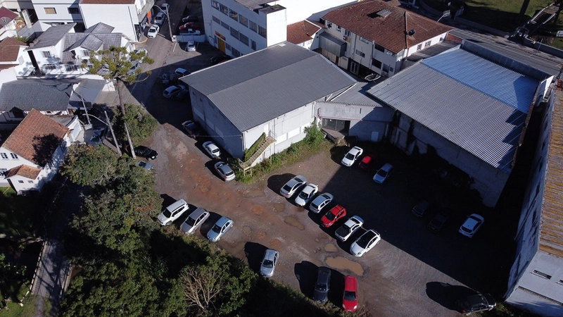 ALUGO AMPLA SALA COMERCIAL NO CENTRO DE SÃO BENTO DO SUL: 19ª foto da galeria de imagens do imóvel