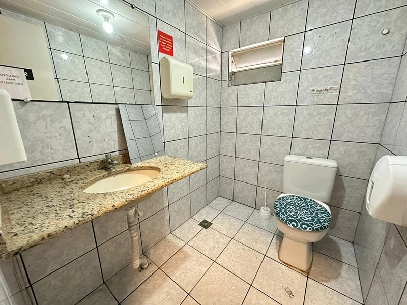 ALUGO AMPLA SALA COMERCIAL NO CENTRO DE SÃO BENTO DO SUL: 18ª foto da galeria de imagens do imóvel