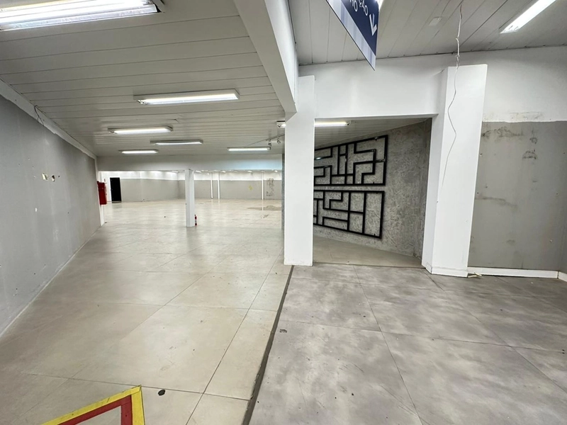 ALUGO AMPLA SALA COMERCIAL NO CENTRO DE SÃO BENTO DO SUL: 7ª foto da galeria de imagens do imóvel