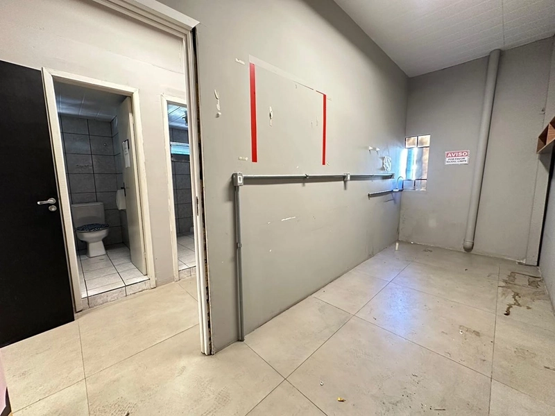 ALUGO AMPLA SALA COMERCIAL NO CENTRO DE SÃO BENTO DO SUL: 15ª foto da galeria de imagens do imóvel