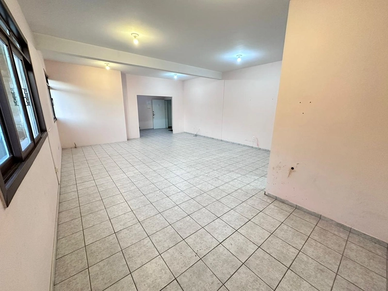 ALUGA SALA COMERCIAL NO CENTRO - Vorlene Negócios Imobiliários: 6ª foto da galeria de imagens do imóvel