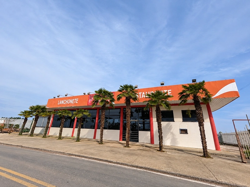 ALUGA AMPLA SALA COMERCIAL “ACESSO CURITIBA”: 1ª foto da galeria de imagens do imóvel