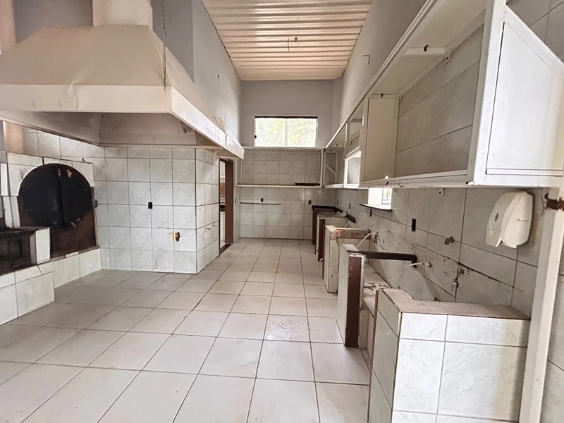 ALUGA AMPLA SALA COMERCIAL “ACESSO CURITIBA”: 8ª foto da galeria de imagens do imóvel