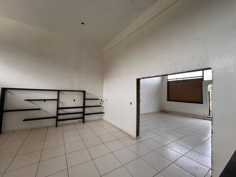 ALUGA AMPLA SALA COMERCIAL “ACESSO CURITIBA”: 6ª foto da galeria de imagens do imóvel