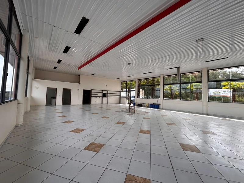 ALUGA AMPLA SALA COMERCIAL “ACESSO CURITIBA”: 3ª foto da galeria de imagens do imóvel