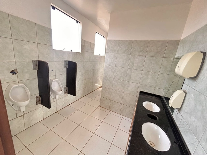 ALUGA AMPLA SALA COMERCIAL “ACESSO CURITIBA”: 12ª foto da galeria de imagens do imóvel