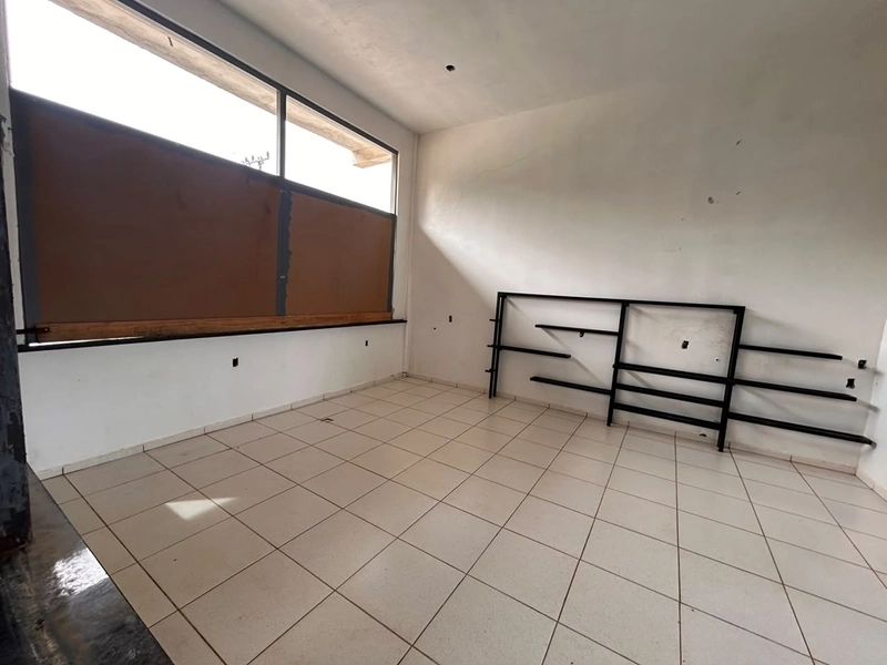 ALUGA AMPLA SALA COMERCIAL “ACESSO CURITIBA”: 7ª foto da galeria de imagens do imóvel