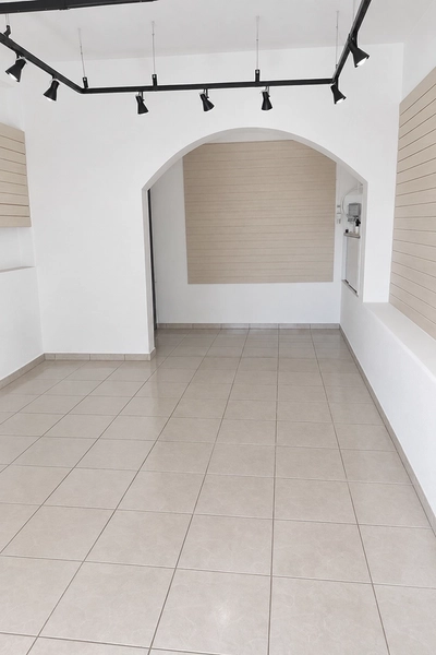 ALUGA SALA COMERCIAL BAIRRO OXFORD: 2ª foto da galeria de imagens do imóvel