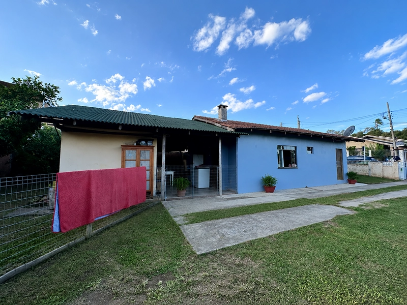 VENDE CASA no bairro BRASÍLIA - Vorlene Negócios Imobiliários: 3ª foto da galeria de imagens do imóvel