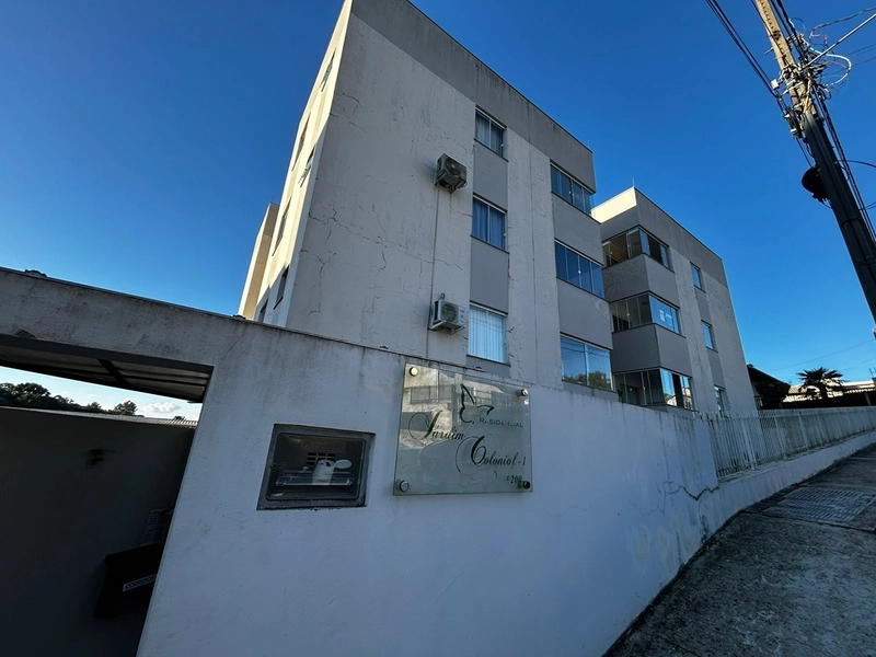 ALUGA APARTAMENTO SEMI MOBILIADO: 1ª foto da galeria de imagens do imóvel