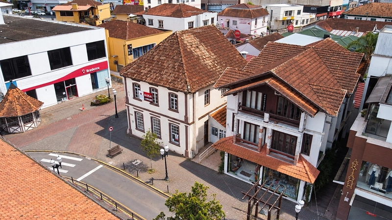 VENDE-SE 2 CONSTRUÇÕES COMERCIAIS NO CENTRO - Vorlene Negócios Imobiliários: 3ª foto da galeria de imagens do imóvel