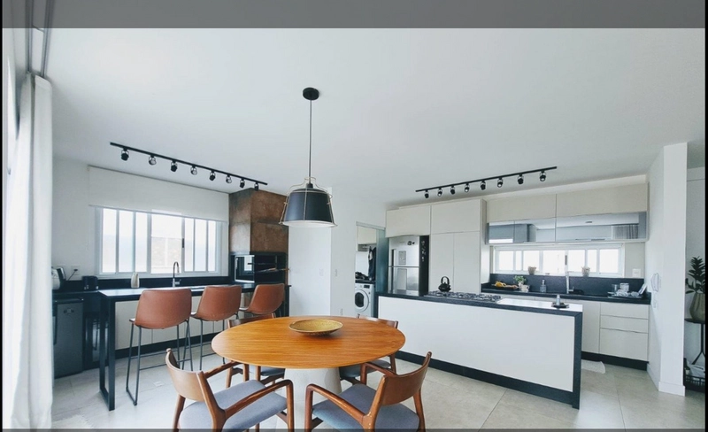 Cobertura duplex com 3 suítes na Agronômica: 30ª foto da galeria de imagens do imóvel