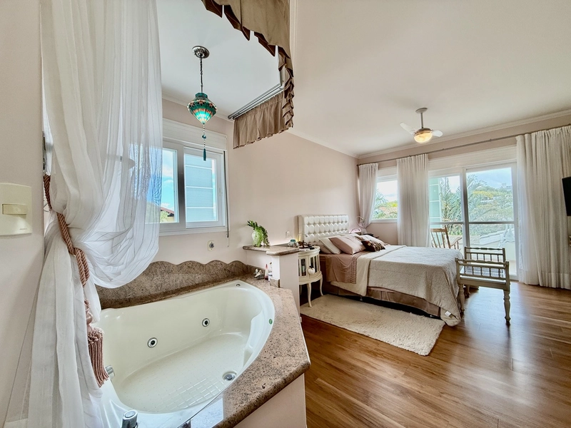 Casa de 295m² com 3 suítes em Cacupé em condomínio fechado: 18ª foto da galeria de imagens do imóvel