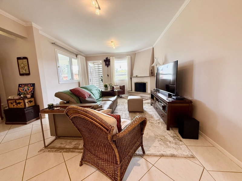 Casa de 295m² com 3 suítes em Cacupé em condomínio fechado: 4ª foto da galeria de imagens do imóvel