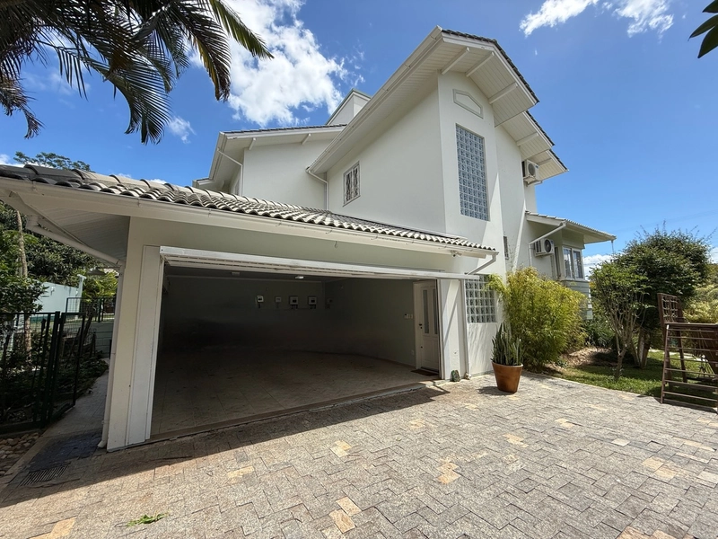 Casa de 295m² com 3 suítes em Cacupé em condomínio fechado: 31ª foto da galeria de imagens do imóvel