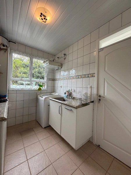 Casa de 295m² com 3 suítes em Cacupé em condomínio fechado: 30ª foto da galeria de imagens do imóvel