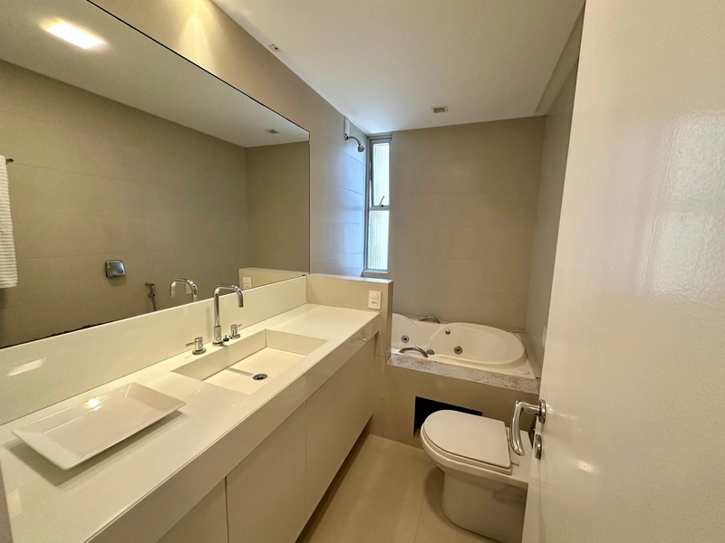 Apartamento com vista mar permanente na Beiramar Norte: 13ª foto da galeria de imagens do imóvel
