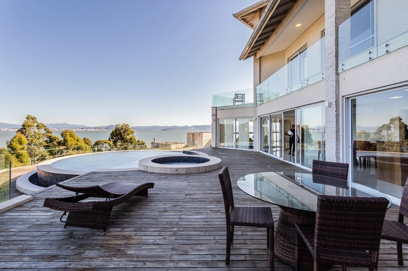 Casa em condomínio fechado no Cacupé: 3ª foto da galeria de imagens do imóvel