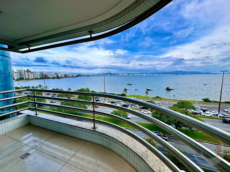 Apartamento com 4 suítes na Beiramar Norte: 2ª foto da galeria de imagens do imóvel