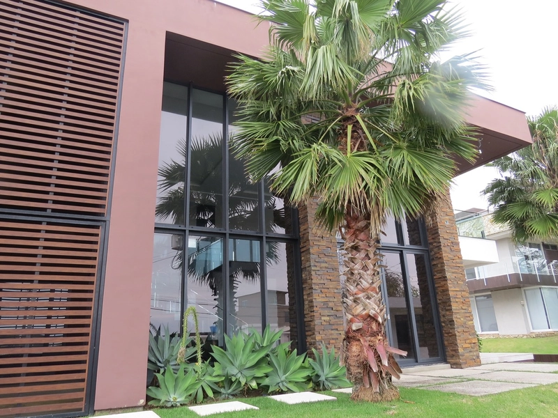 Casa 3 suítes em condomínio fechado no Cacupé: 1ª foto da galeria de imagens do imóvel