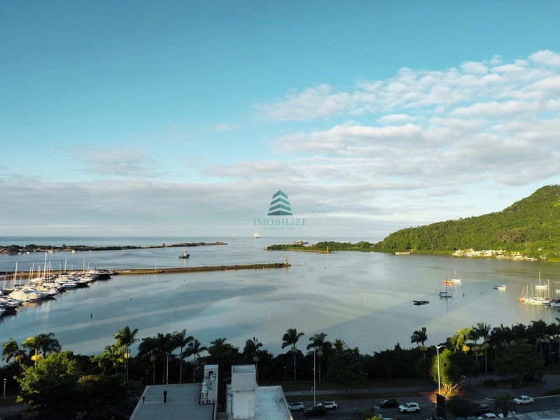APARTAMENTO DE ALTO PADRÃO COM VISTA MAR, MARINA E MOLHES DE ITAJAÍ NO BAIRRO FAZENDA: 2ª foto da galeria de imagens do imóvel