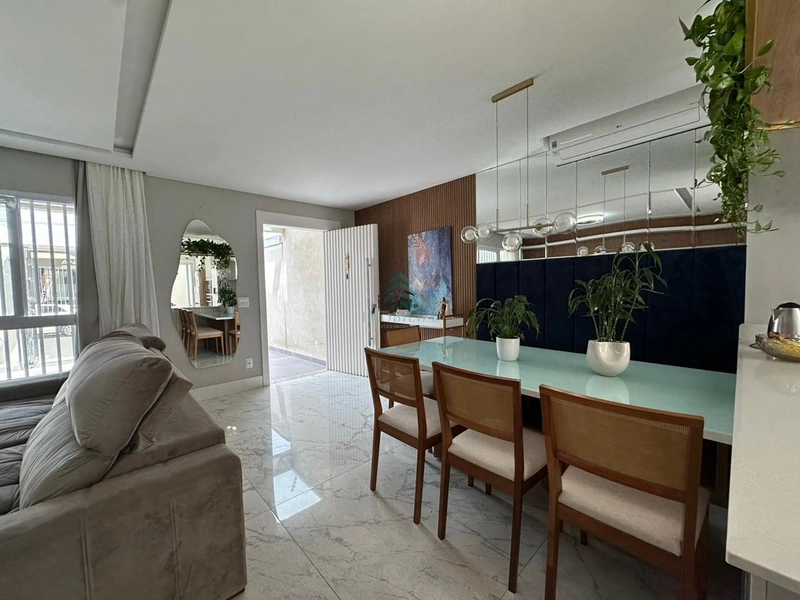 SOBRADO TRIPLEX MOBILIADO : 2ª foto da galeria de imagens do imóvel