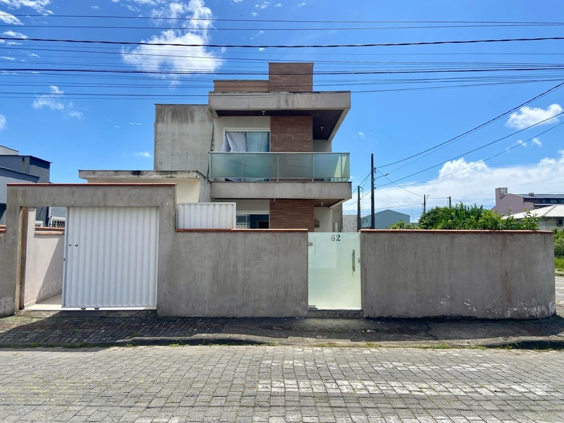 LINDO SOBRADO COM 04 DORMITÓRIOS, SENDO 01 SUÍTE QUADRA MAR - MP: 2ª foto da galeria de imagens do imóvel
