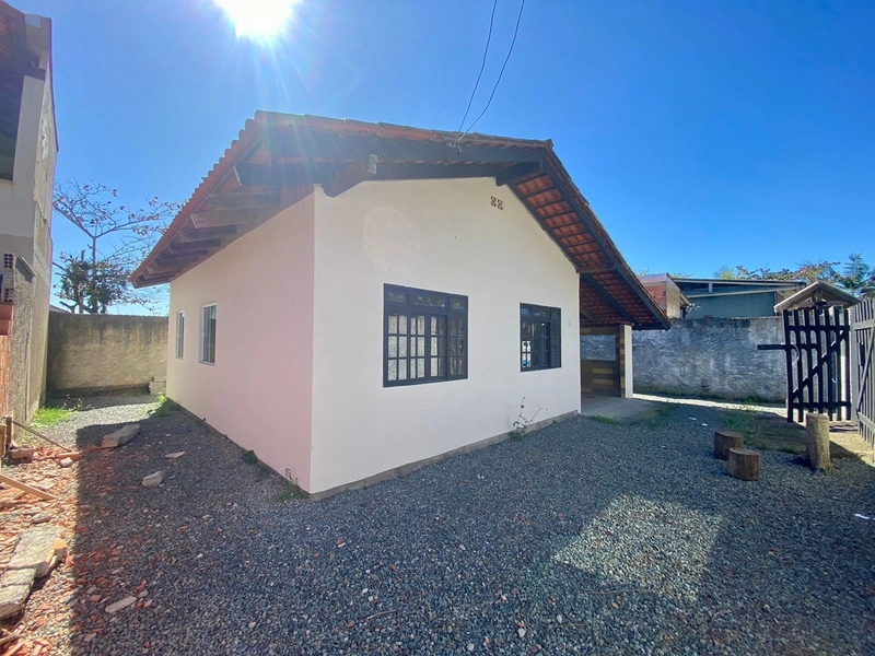CASA PARA LOCAÇÃO PERTINHO DO MAR - MEIA PRAIA: 2ª foto da galeria de imagens do imóvel