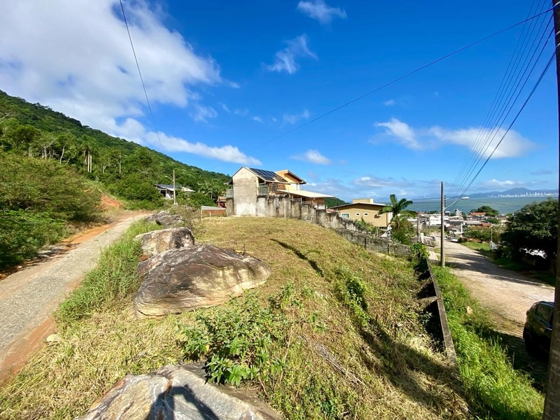 TERRENO COM VISTA PARA O MAR NA PRAIA DE SÃO MIGUEL - PENHA/SC: 1ª foto da galeria de imagens do imóvel
