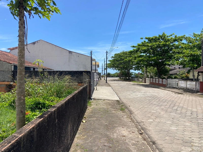 ***TERRENO NA QUADRA DO MAR***: 1ª foto da galeria de imagens do imóvel