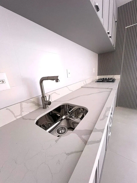 APARTAMENTO COM DUAS SUÍTES, SEMI MOBILIADO - GRAVATÁ / NAVEGANTES: 10ª foto da galeria de imagens do imóvel