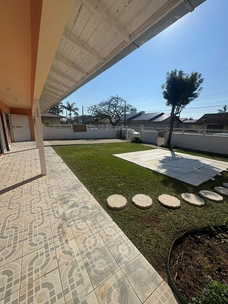 CASA AVERBADA COM 03 DORMITÓRIOS A 350 METROS DO MAR : 2ª foto da galeria de imagens do imóvel