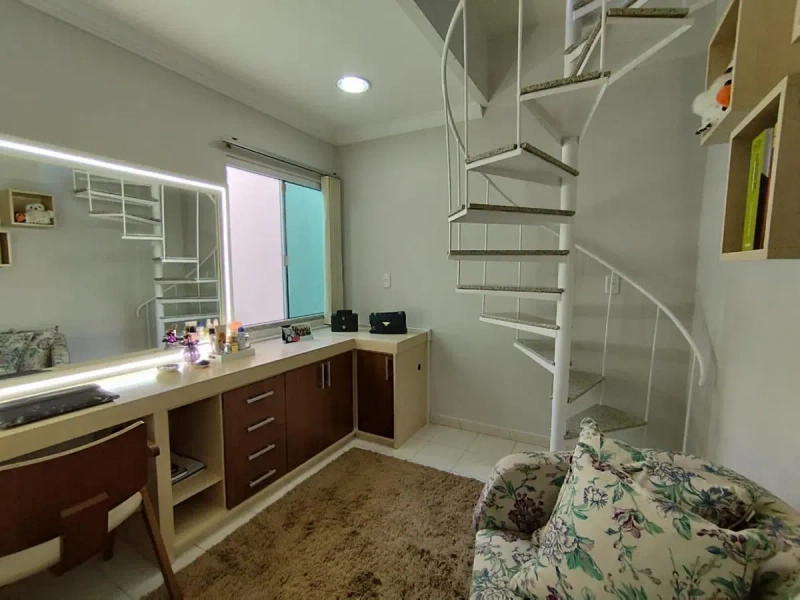 CASA COM 04 DORMITÓRIOS NO BAIRRO CORDEIROS - ITAJAI: 11ª foto da galeria de imagens do imóvel