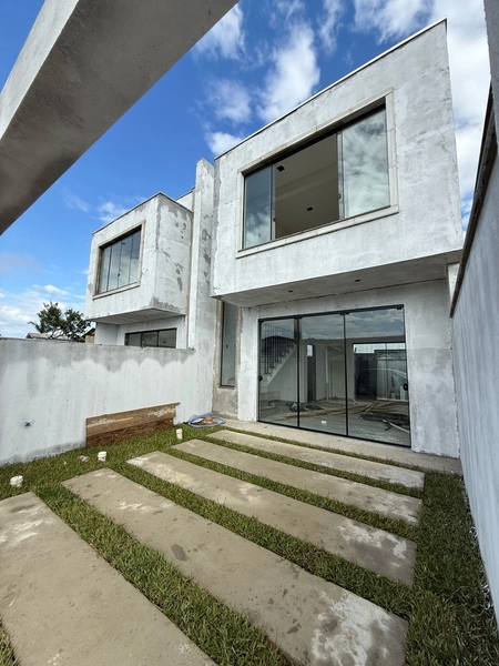 SOBRADOS NA PLANTA NA PRAIA DE ARMAÇÃO DO ITAPOCOROY: 1ª foto da galeria de imagens do imóvel