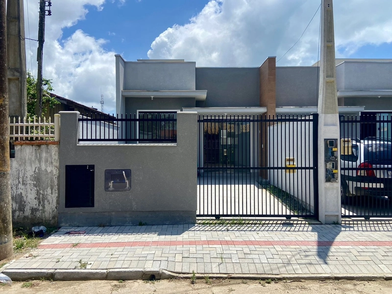 CASA GEMINADA PRONTO PRA MORAR - MEIA PRAIA: 1ª foto da galeria de imagens do imóvel