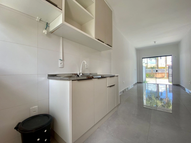 CASA GEMINADA PRONTO PRA MORAR - MEIA PRAIA: 5ª foto da galeria de imagens do imóvel