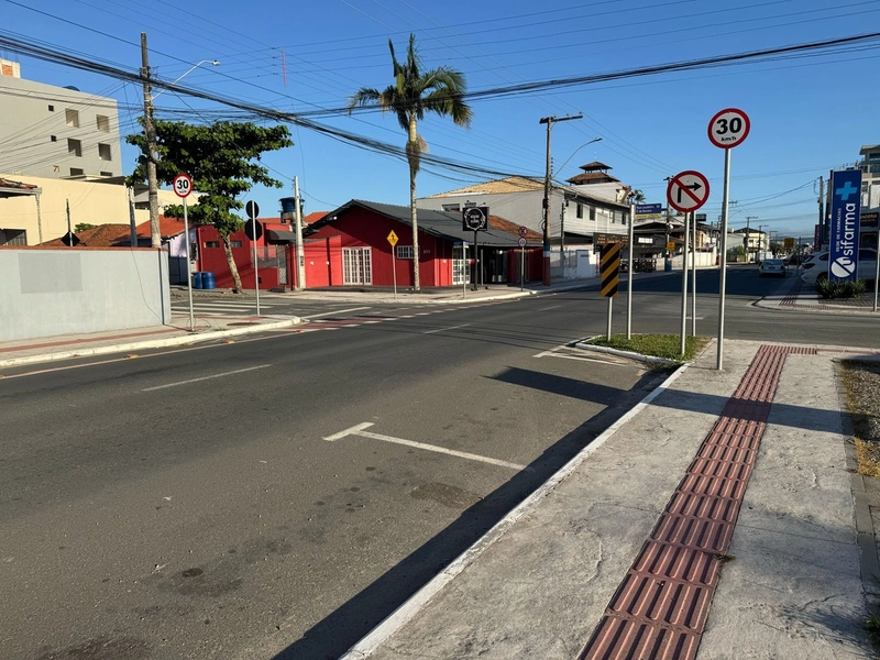 TERRENO COMERCIAL NA AV. PREF. JOSÉ JUVENAL MAFRA: 1ª foto da galeria de imagens do imóvel
