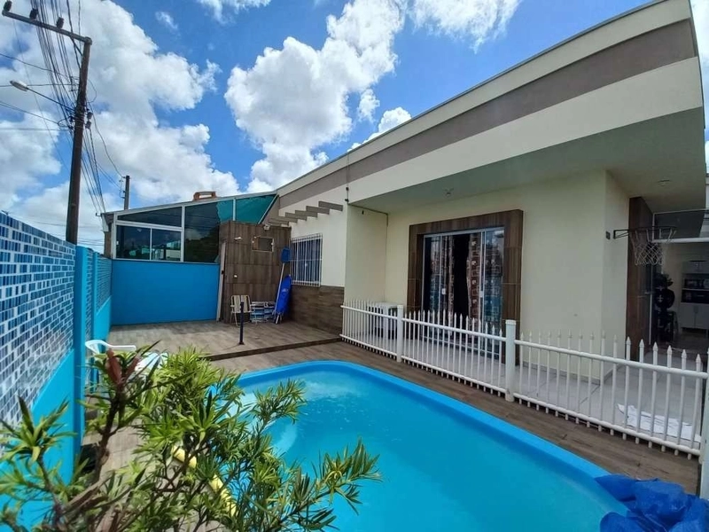 CASA DE ESQUINA COM PISCINA EM GRAVATÁ DE NAVEGANTES: 3ª foto da galeria de imagens do imóvel