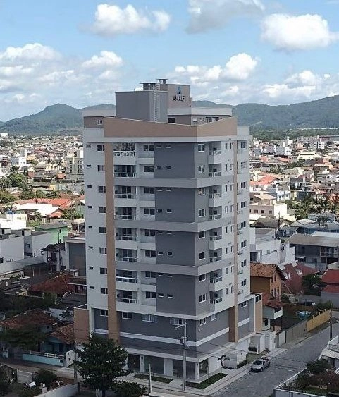 BELISSIMO APARTAMENTO NO CENTRO DE NAVEGANTES/SC.: 1ª foto da galeria de imagens do imóvel