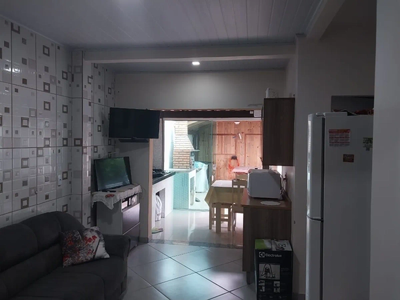CASA COM 6 DORMITÓRIOS A 200 METROS DA PRAIA: 9ª foto da galeria de imagens do imóvel